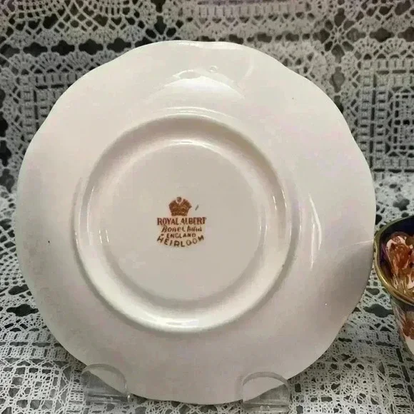 Royal Albert Heirloom Footed Cup &
Saucer england - Picture 4 of 16